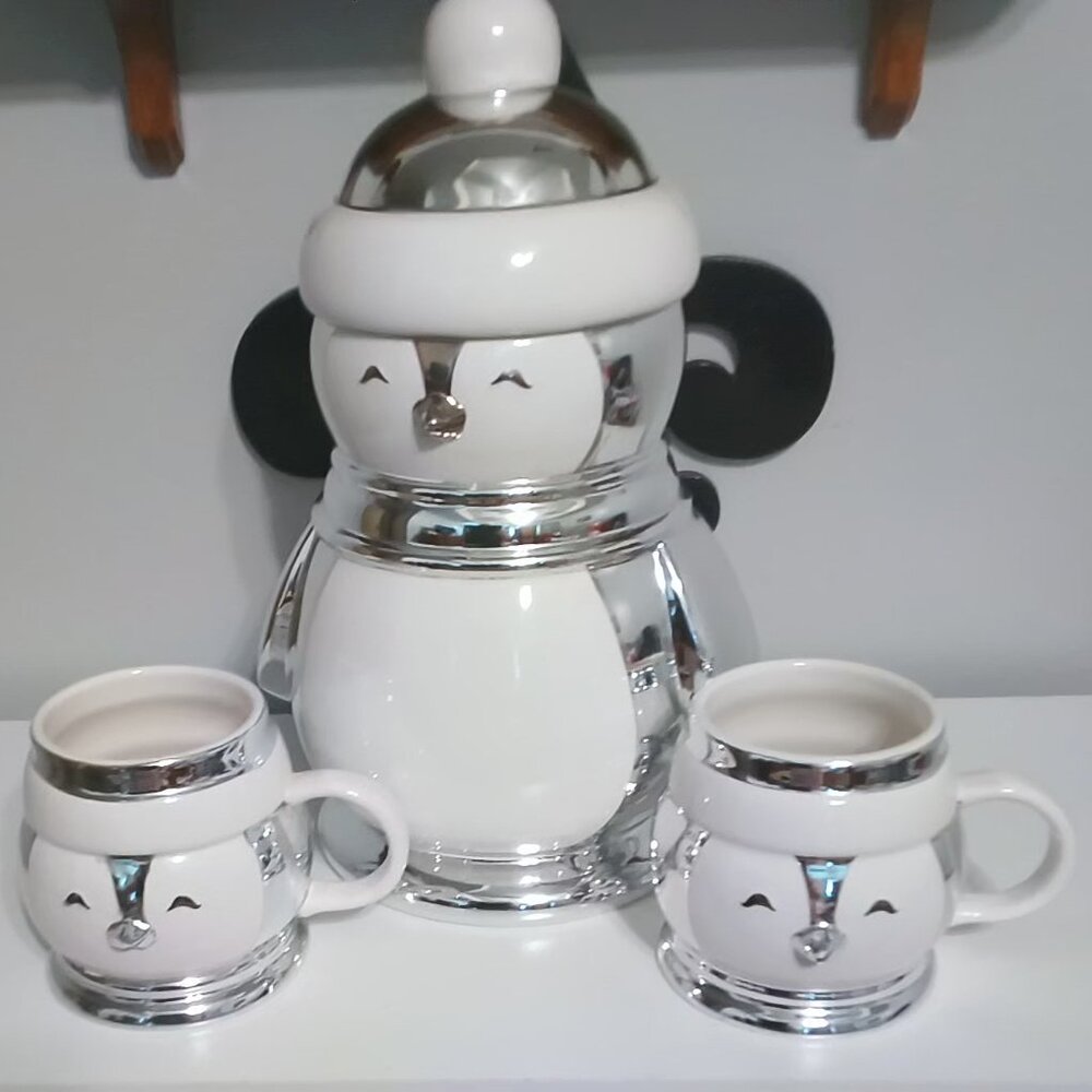 Bath and Body Works Harry Slatkin Penguin Cookie Jar with 2 Mugs